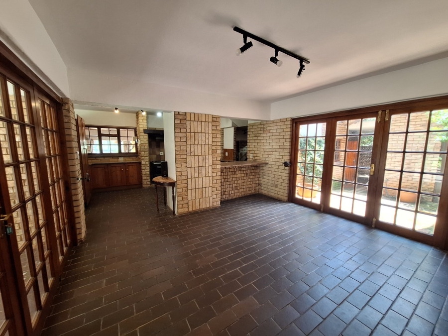 5 Bedroom Property for Sale in Mooivallei Park North West